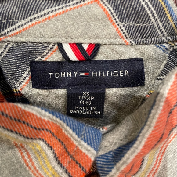 Tommy Hilfiger long sleeve button down shirt - boys size 4-5 ( - Picture 4 of 5
